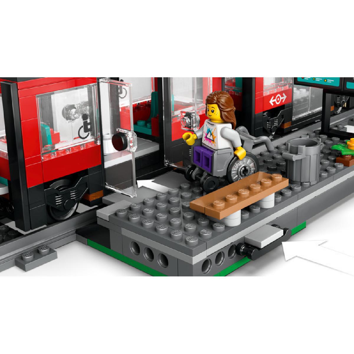 LEGO® City Downtown Streetcar & Station (60423)